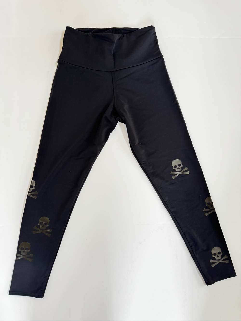 Onzie Skull Leggings Black M/L Skull-and-Crossbones Leggings